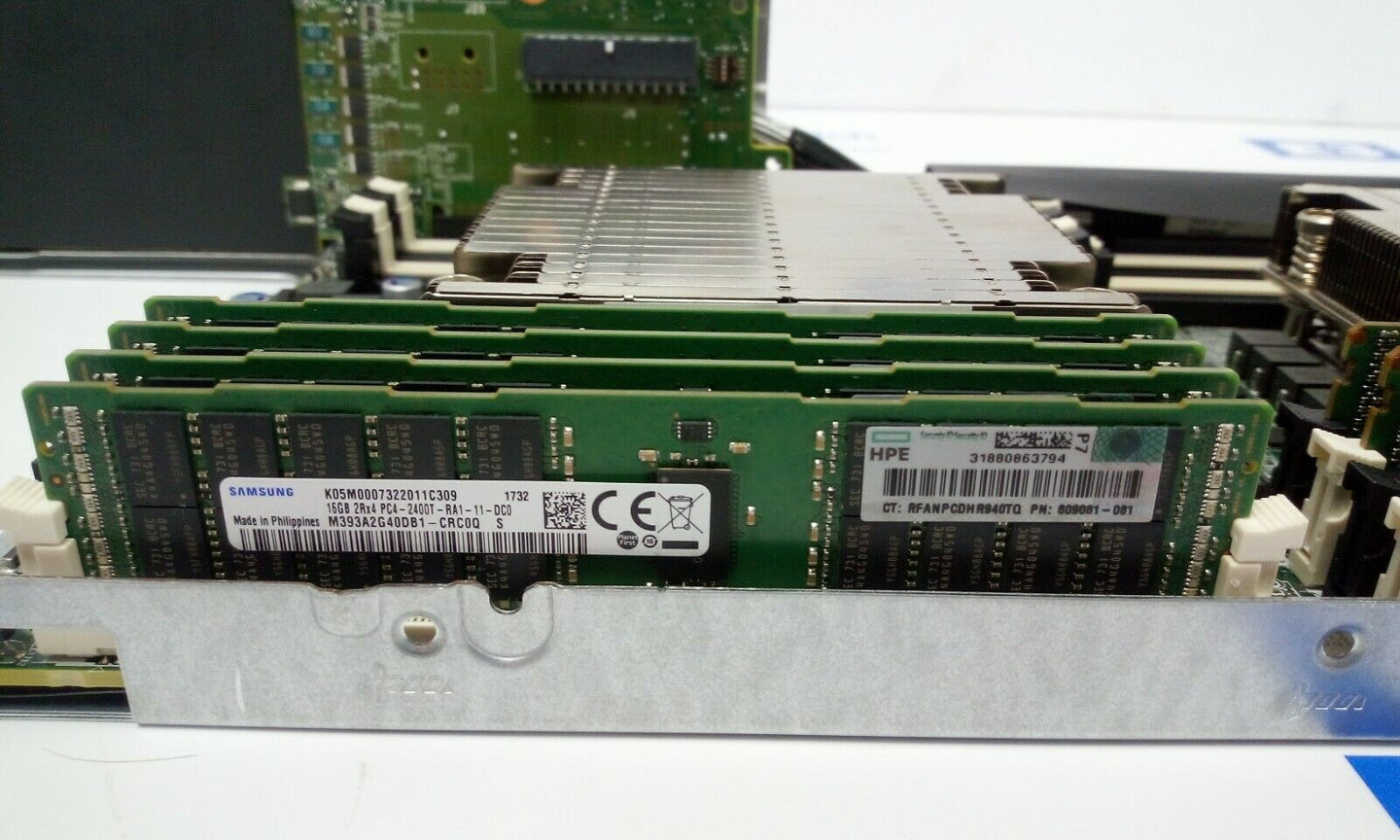 HPE 32GB KIT (2x16GB) 809081-081 PC4-19200T-R DDR4-2400Mhz 2RX4 ECC REG Server