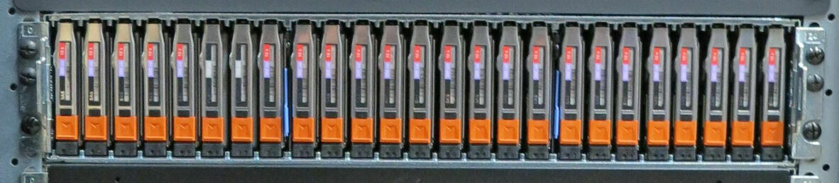 EMC VMAX SAS Disk Shelf (7.5TB) 100-886-209 25x 300Gb SAS 0B26070 4GB Controller